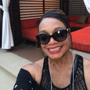 Meet your Posher, Paula